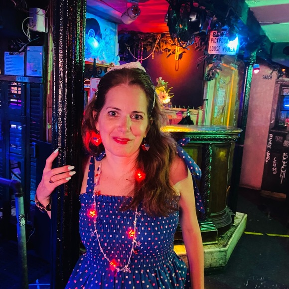 Meet your Posher, Mary All of my sales going forward will be to help me w/chemo. - Picture 17 of 17